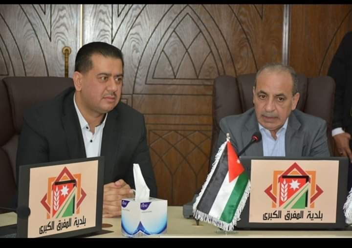 الدغمي يقرر زيادة العاملين  بالاجور اليومية في بلدية المفرق الكبرى اعتباراً من بداية العام الحالي.