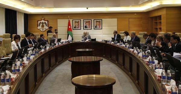 الحكومة تعيد عقد جلسات مجلس الوزراء لأيام عقد جلسات النواب