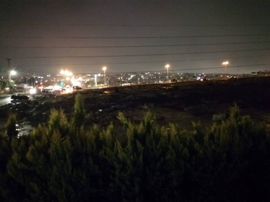 التحذيرات من خطر الانزلاق على الطرقات أثناء الهطولات