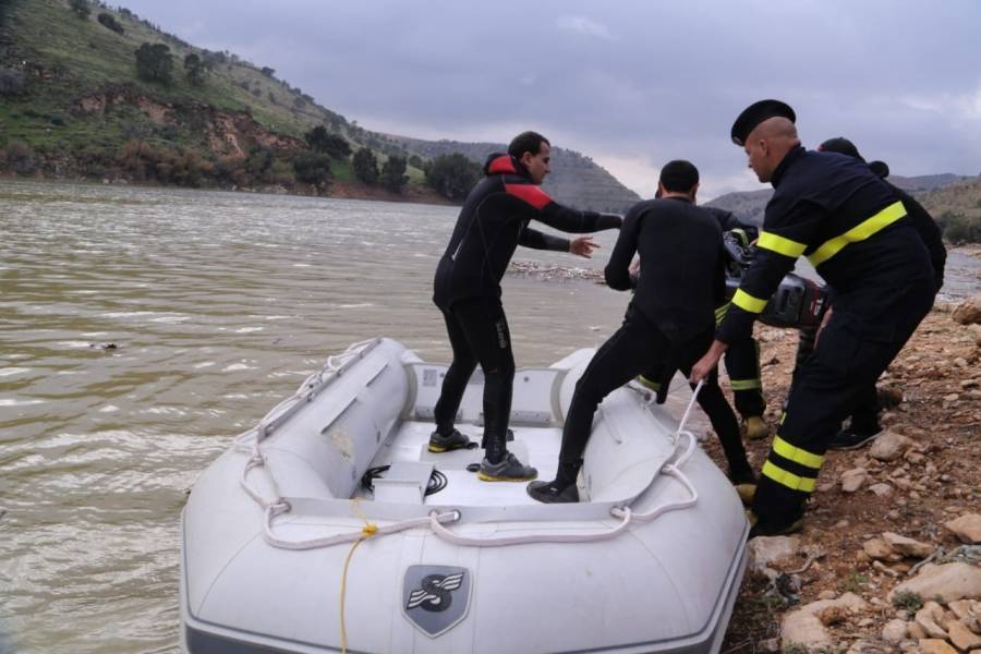 بالصور... عمليات البحث والتفتيش لازالت مستمره عن الشاب المفقود في سيل وادي القمر في الزرقاء