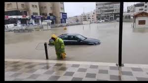 104 محلات تجارية تضررت من  السيول التي داهمت وسط عمان