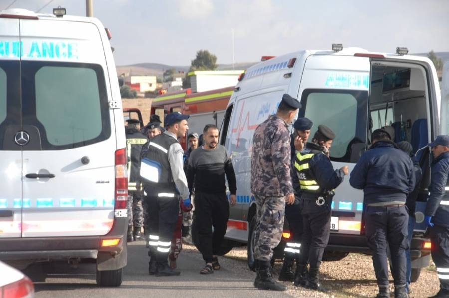 إصابة خمسة اشخاص إثر حادث تصادم في فاع