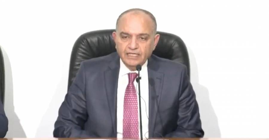 العضايلة يفتتح مؤتمرا صحفيا حكوميا بالترحم وقراءة الفاتحة على روح السلطان قابوس بن سعيد... فيديو