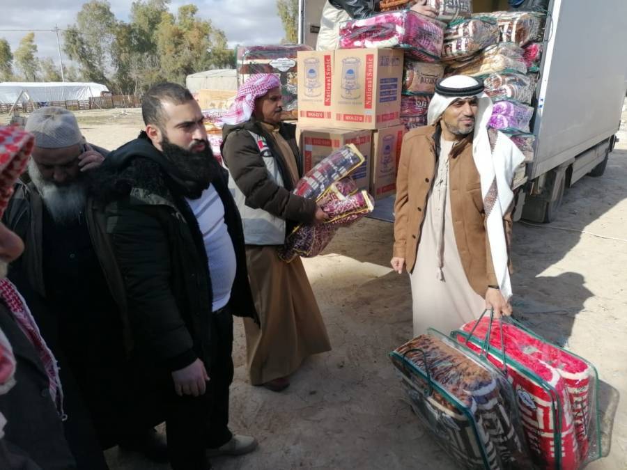 سفارة دولة الإمارات بعمّان تشرف على تنفيذ حملة كسوة الشتاء التي تنفذها هيئة الهلال الأحمر الإماراتي بالأردن صور