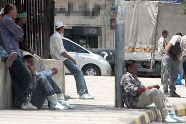 ضبط 105 عامل وافد مخالف لقانون العمل