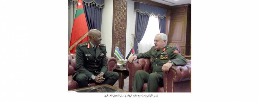 رئيس الأركان يبحث مع نظيره الرواندي سبل التعاون العسكري