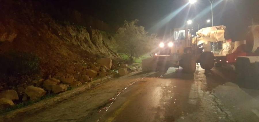 انهيار جزئي على طريق عمان جرش