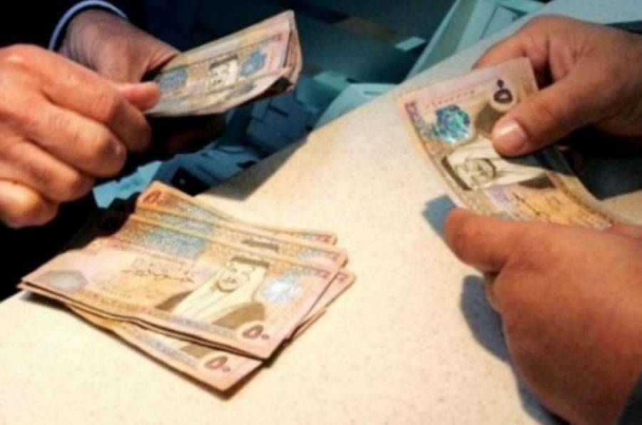 الزيادة على الرواتب ستصرف على راتب هذا الشهر