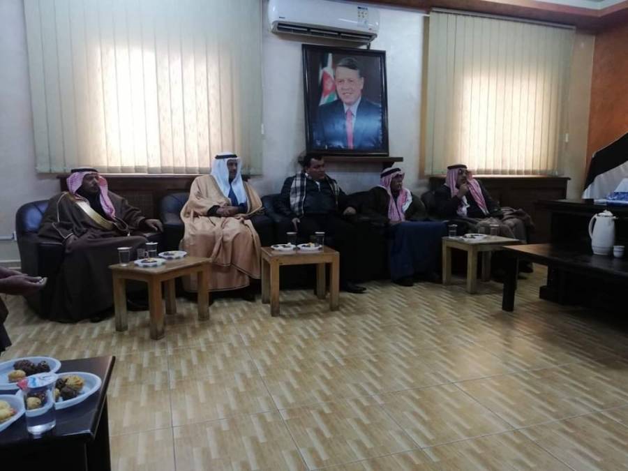 المقدم الكعابنة يعقد اجتماع أمني في مركز أمن الحسينية