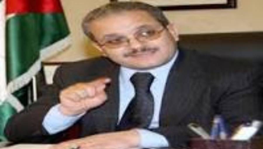 عبيدات يكتب كن بسيطاً تكن أجمل