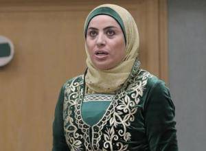 النائب بني مصطفى تقصف جبهة وزارة التخطيط بسؤالها عن المنح والمساعدات .. والحموري يرد