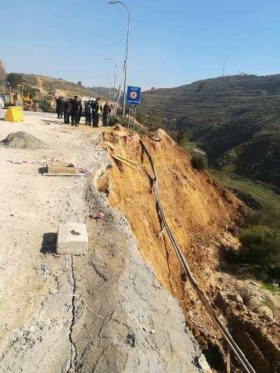اغلاق طريق عمان  جرش بسبب انهيار