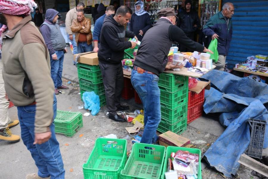 بالصور : إزالة 50 بسطة مخالفة بحملة أمنية في الزرقاء