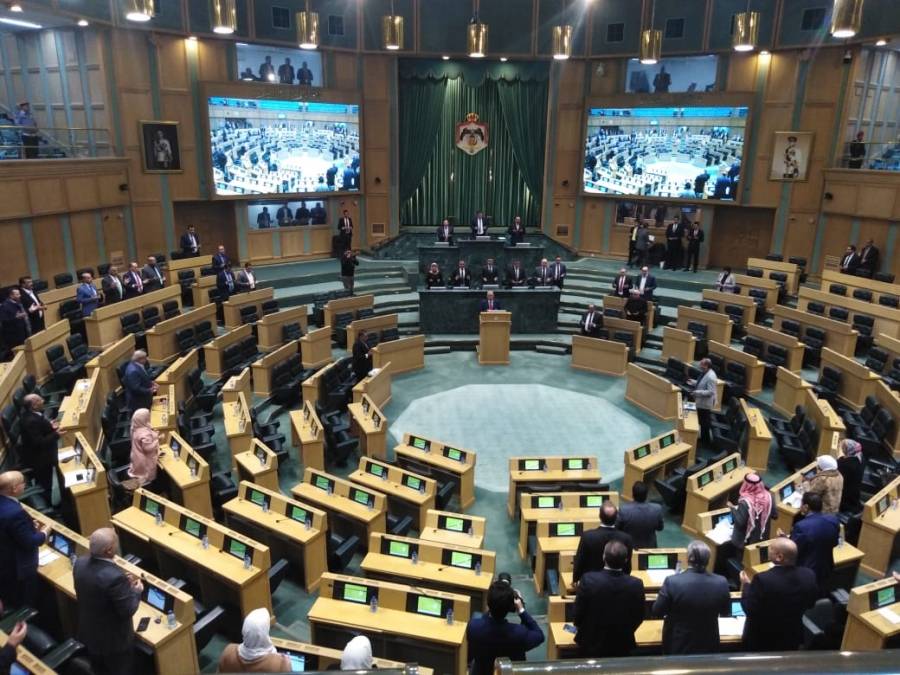 مجلس النواب يقرأ الفاتحة على روح العـين محمد حمــدان غنيمه عضو مجلس الأعيان.