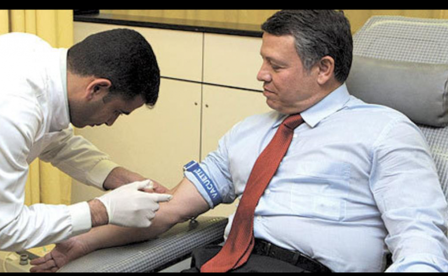 الملك يوعز للحواتمة تأمين 100وحدة  دم لعائلة في المدينة الطبية