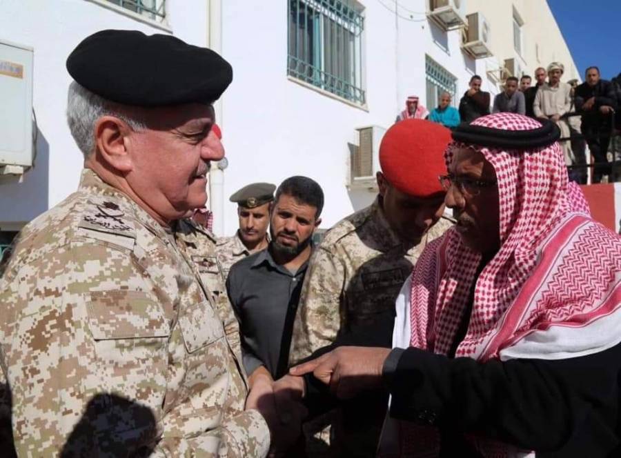 رئيس هيئة الأركان المشتركة يزور مركز طبي القويرة العسكري...