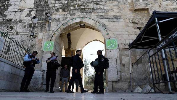 شرطة الاحتلال الإسرائيلي تعتدي على مصلين في الأقصى فجر الجمعة