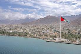 ايقاف حركة السفن في خليج العقبة بسبب الامطار وارتفاع موج البحر