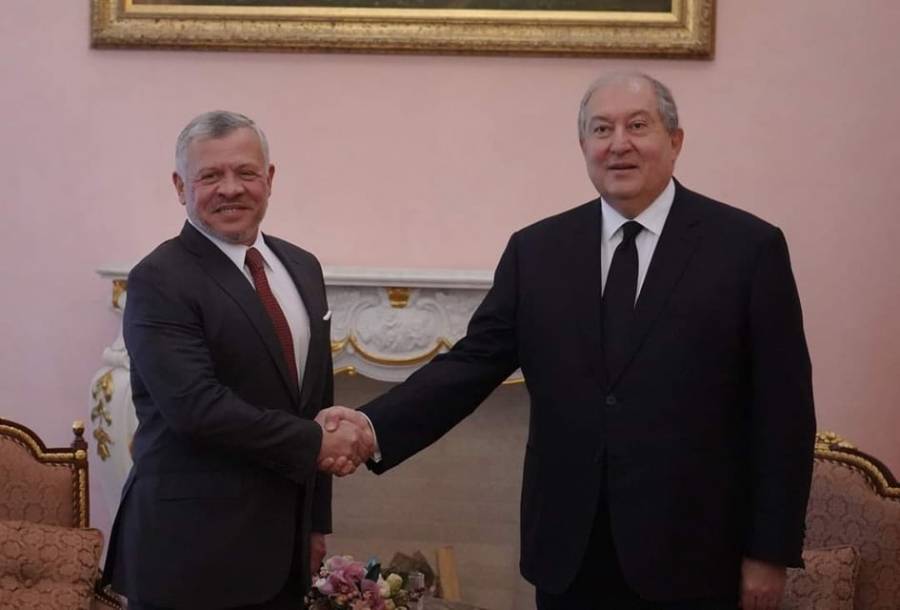 شاهد بالصور..الملك يجري مباحثات مع الرئيس الأرميني