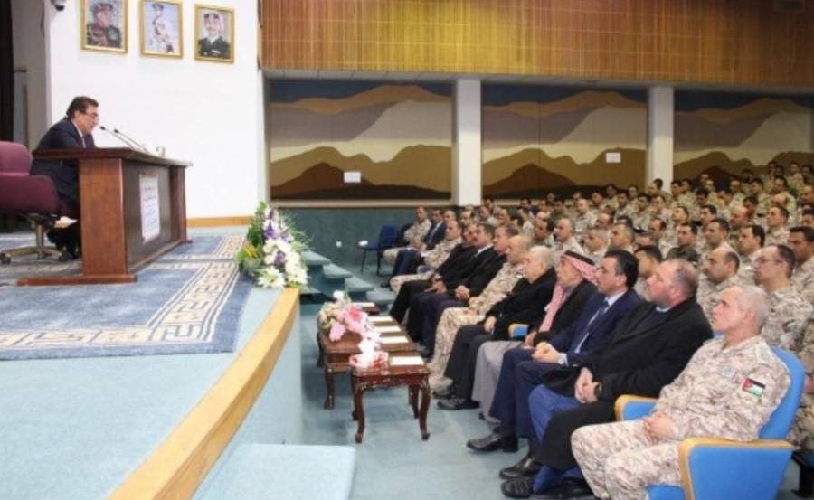 رئيس مجلس النواب يحاضر في كلية القيادة والأركان الملكية