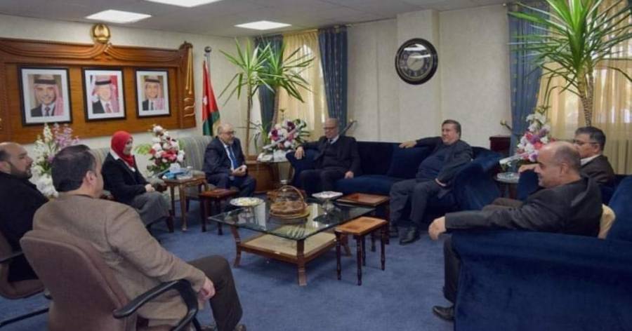 بحث التعاون بين الجامعة الهاشمية وغرفة تجارة الزرقاء