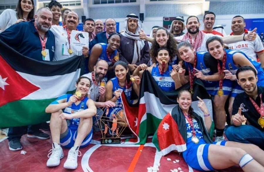 رئيس الوزراء يهنّئ نادي الفحيص بإنجازه في دورة الألعاب العربية للسيدات