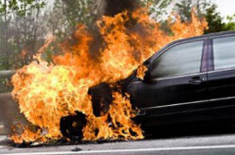 احتراق سيارة على طريق جرش عمان... تفاصيل