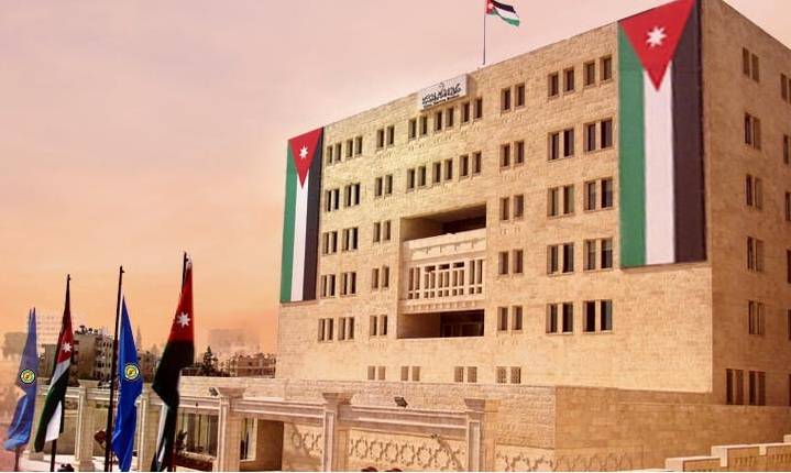 الخريجون القدامى يعتصمون أمام ديوان الخدمة