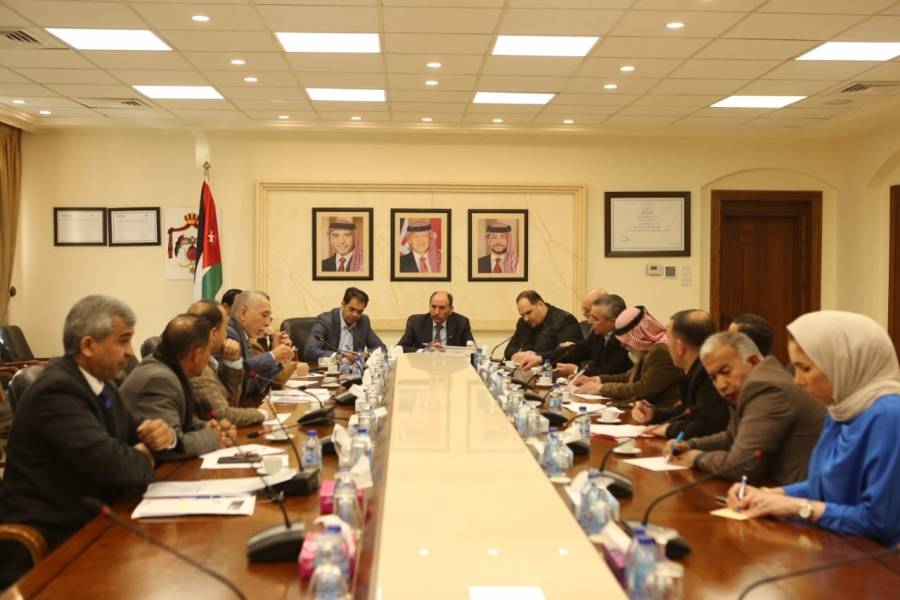 العموش يستقبل مجلس محافظة العاصمة