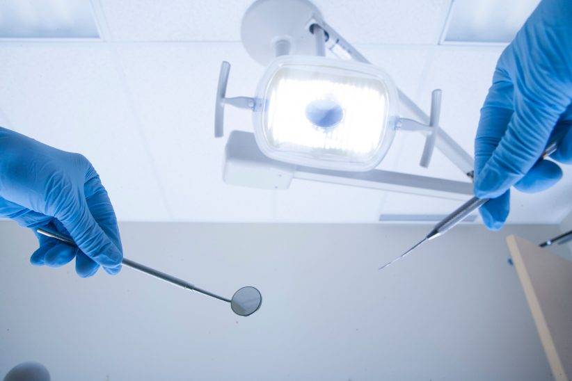 ضوابط جديدة لعيادات ومراكز طب الأسنان (تفاصيل)