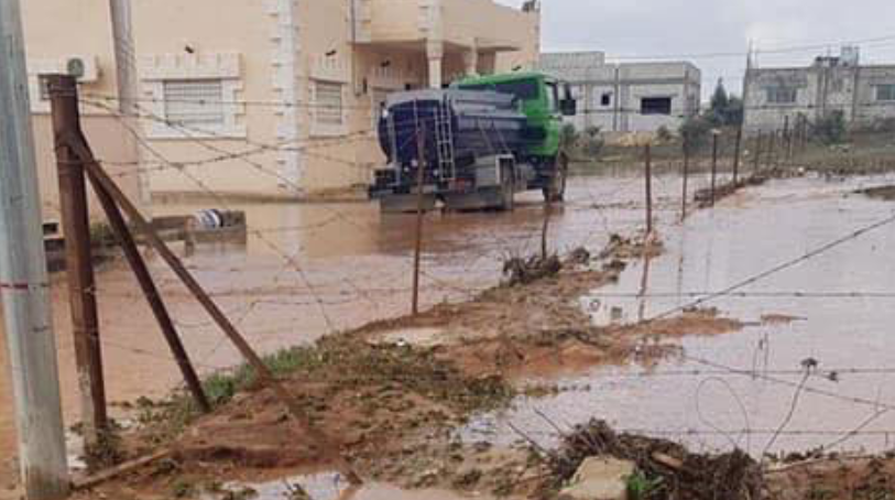 انهيار إحدى البرك الزراعية في الرمثا يتسبب بمداهمة المياه لبعض المنازل