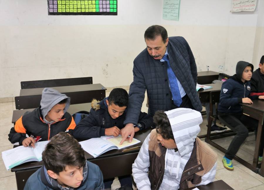 النعيمي يتفقد عدد من مدارس لواء ناعور.. صور