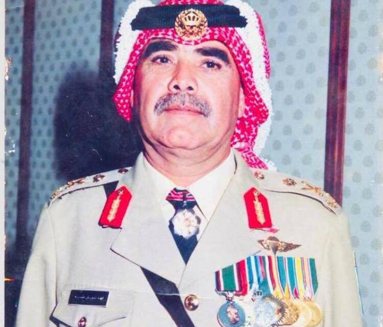 اللواء فهد درويش على سرير الشفاء في مستشفى الملكة علياء العسكري