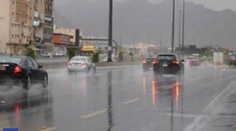 طقس بارد وغائم مع فرصة لزخات من الأمطار ليوم السبت
