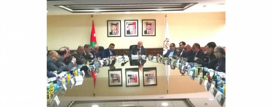 الرزاز يلتقي رئيس واعضاء الغرف التجارية