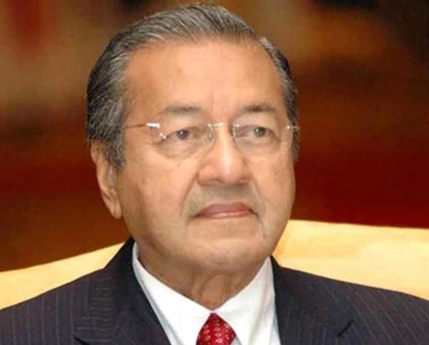 رئيس الوزراء الماليزي يقدم استقالته