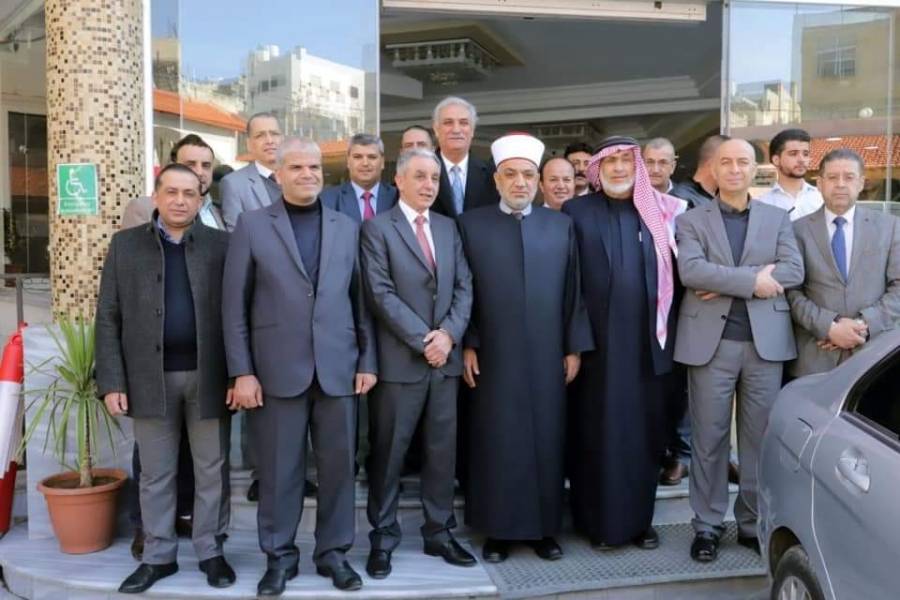 الخلايلة يتفقد مستشفى المقاصد الخيرية.. صور