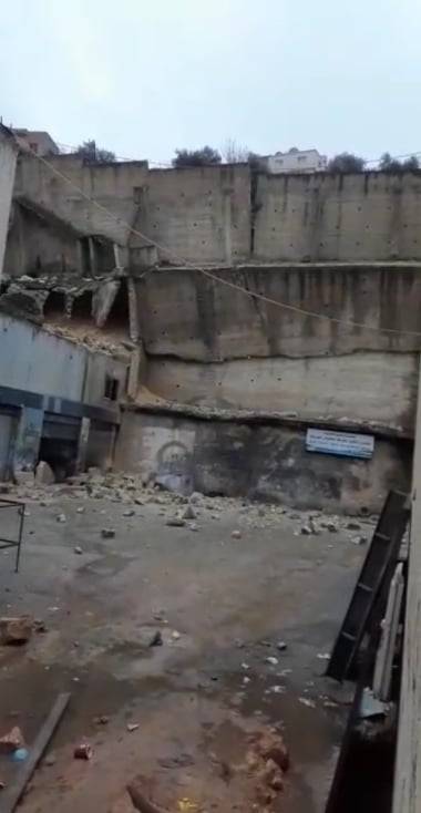 انهيار جدار استنادي طوله 30 م في المنطقة الحرفية بالسلط