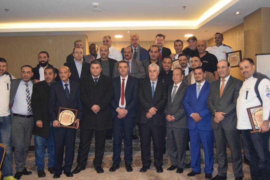 عبيدات يكرِّم مجموعة من الشركاء والداعمين لقطاع الضيافة