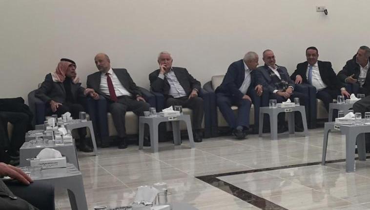 الرزاز يقدم واجب العزاء لعشيرة الداوود