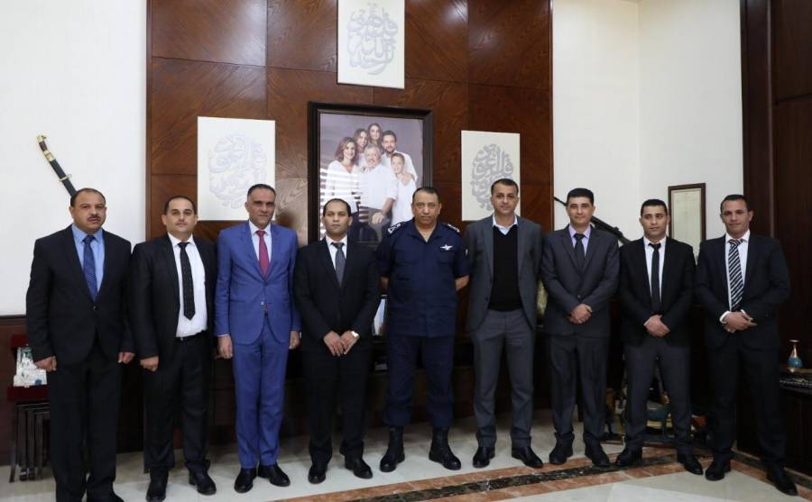 مدير الأمن العام يكرم مكتشفي جريمة القتل التي وقعت في عام ٢٠٠٢م.