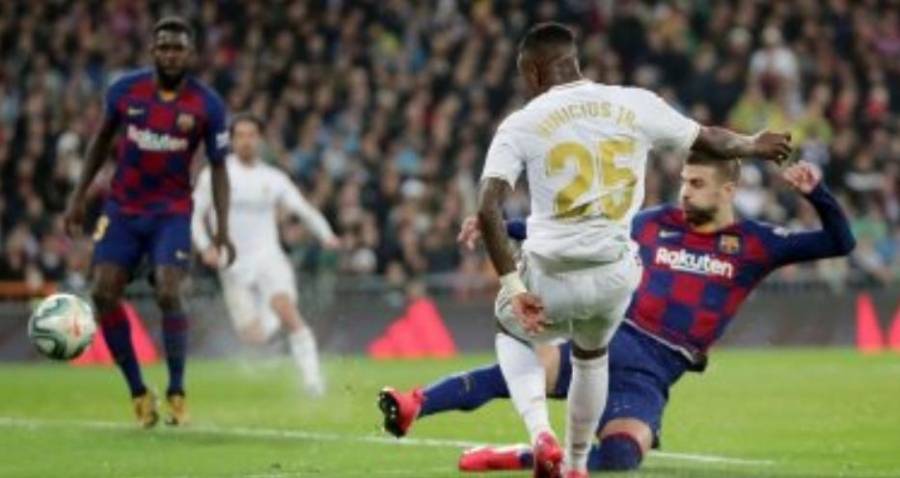 ريال مدريد يسحق برشلونة بثنائية ويتصدر الدوري الاسباني