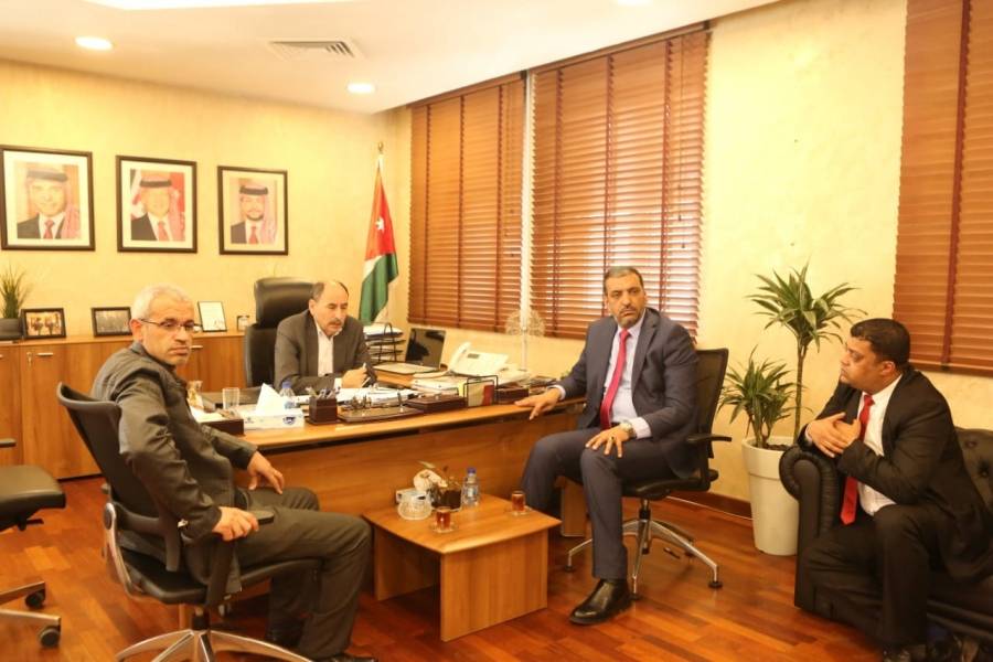 العموش يبحث مع رئيسي بلديتي الظليل و الشونة الوسطى عدد من المشاريع
