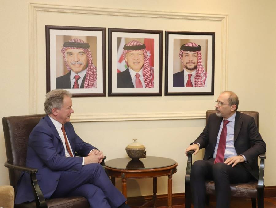 الصفدي يلتقي مدير برنامج الغذاء العالمي