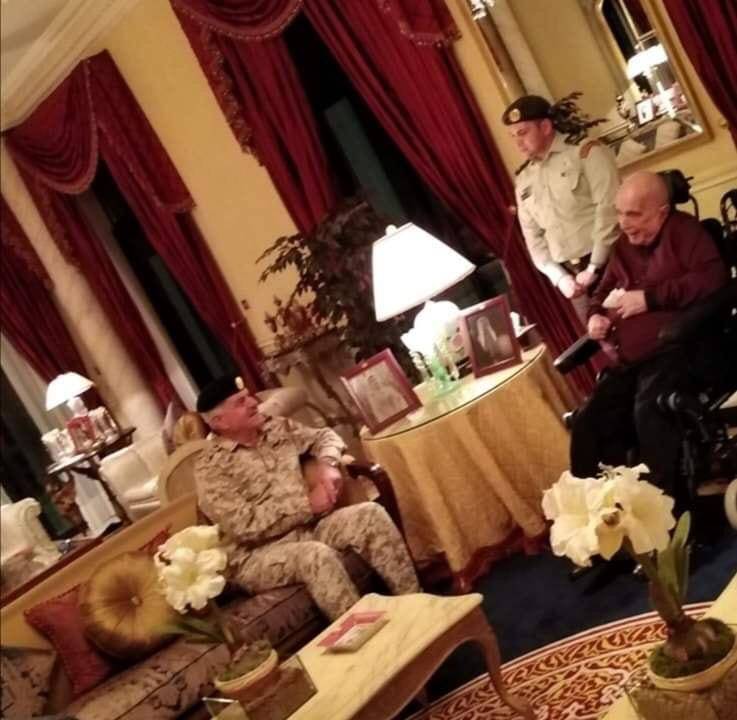 رئيس هيئة الأركان المشتركة يزور سمو الأمير محمد بن طلال للإطمئنان على صحته