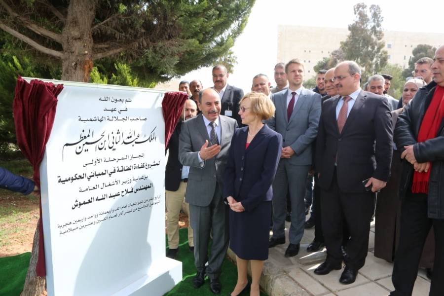 وزارة الأشغال العامة أول مبنى حكومي يعتمد بالكامل على الطاقة الشمسية