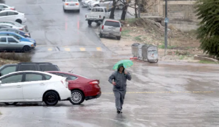 منخفض جوي عميق...طقس مغبر وجاف وارتفاع درجات الحرارة