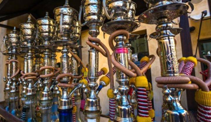 المصري: منع تقديم الاراجيل في المقاهي والاماكن العامة وتأجيرها المنزلي