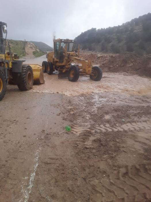 الأشغال تتعامل مع 93 ملاحظة وشكوى خلال المنخفض الجوي الأخير