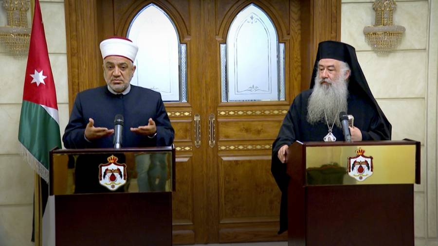 الخلايلة وخريستوفورس يؤكدان ضرورة تطبيق قرار الحكومة في مساجد وكنائس المملكة